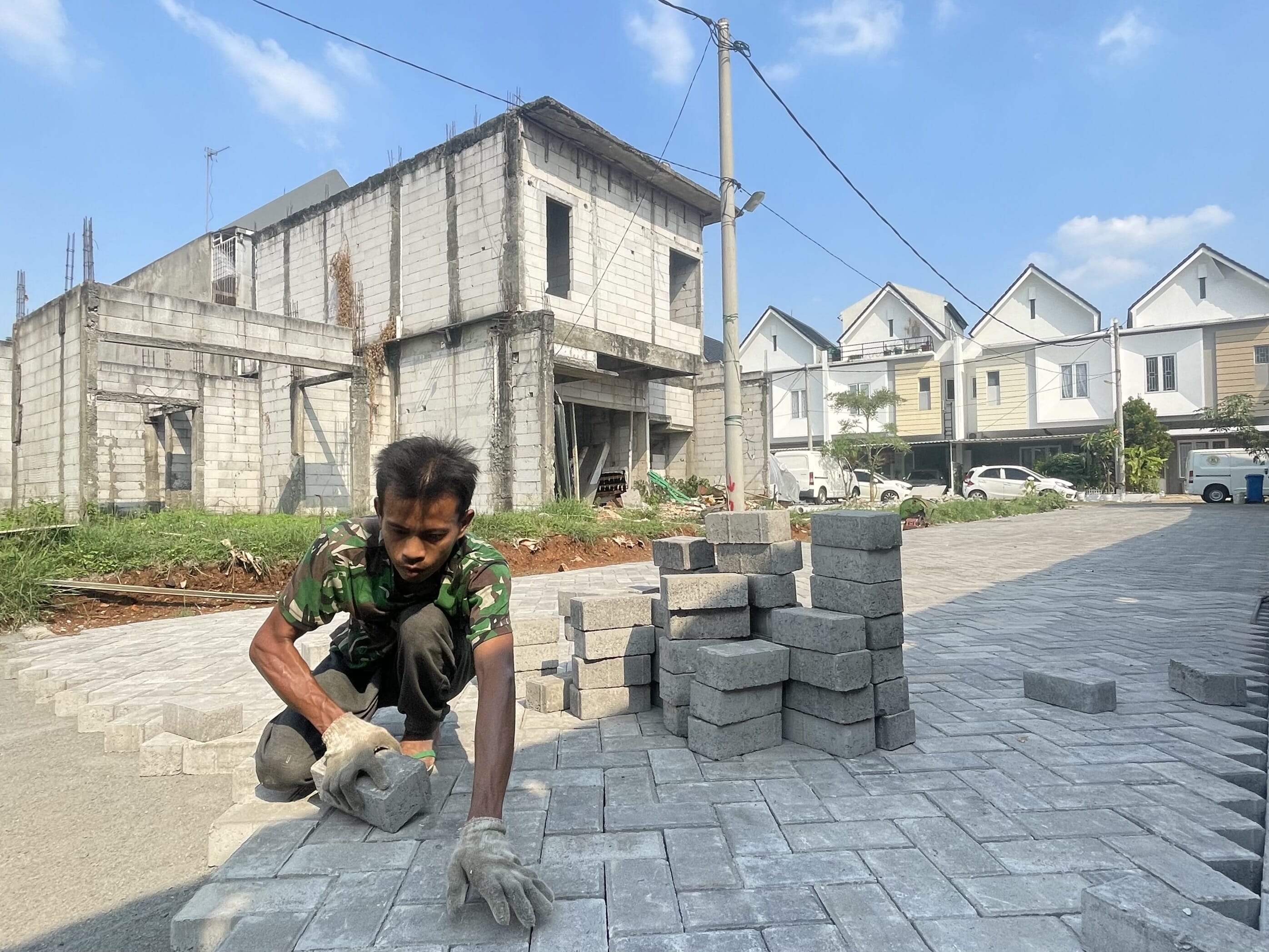 Jasa Pasang Paving Block Rumah Pribadi oleh SolidPaving.id