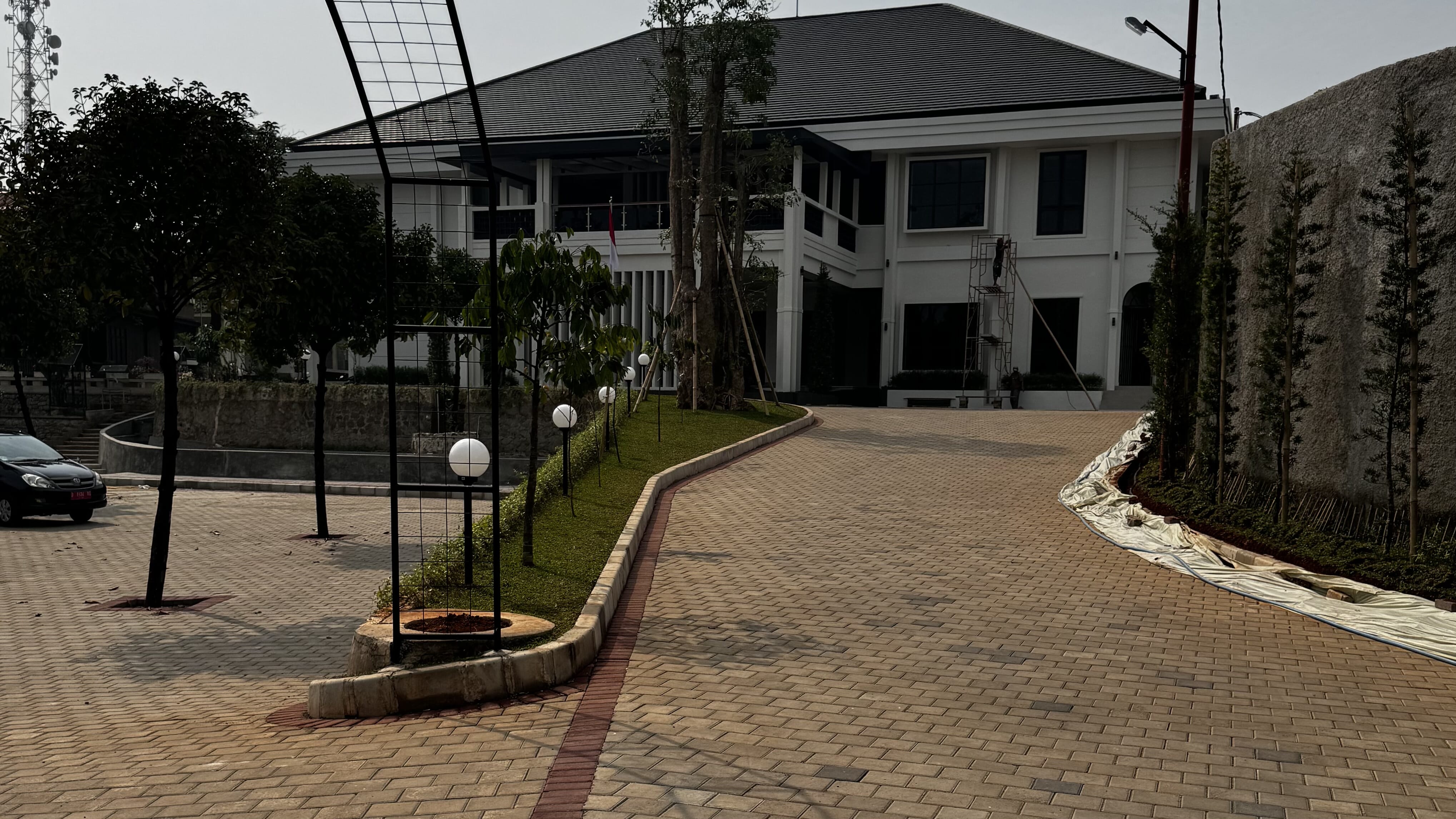 Jasa Pasang Kanstin Beton oleh SolidPaving.id