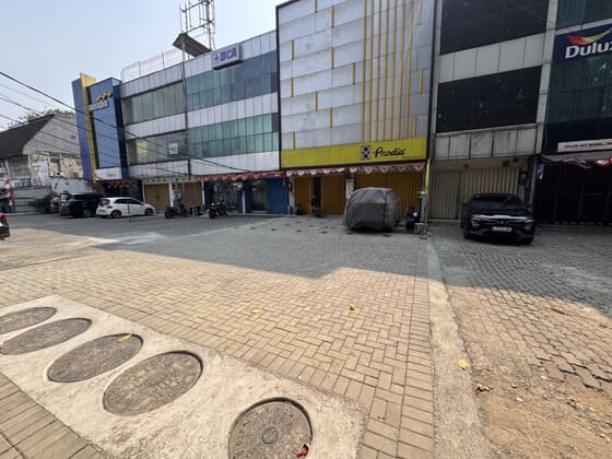 Hasil akhir parkir paving di Pasar Minggu